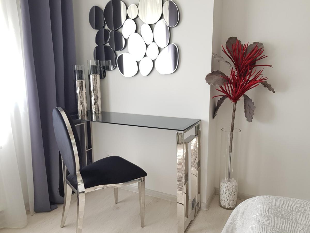 Apartment Alonisos Lux Braşov Eksteriør bilde