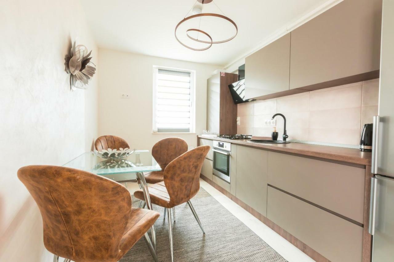 Apartment Alonisos Lux Braşov Eksteriør bilde